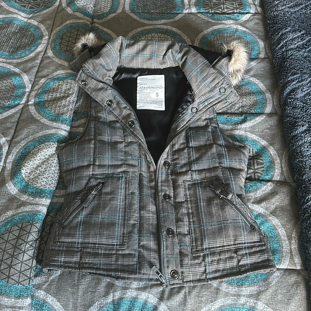 Aeropostale Vest with fur lined hood